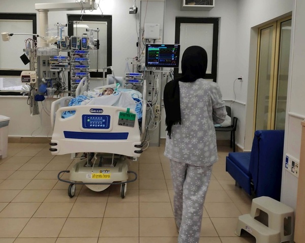 akar and mother in icu