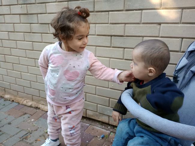 daveen and nozhdar playing